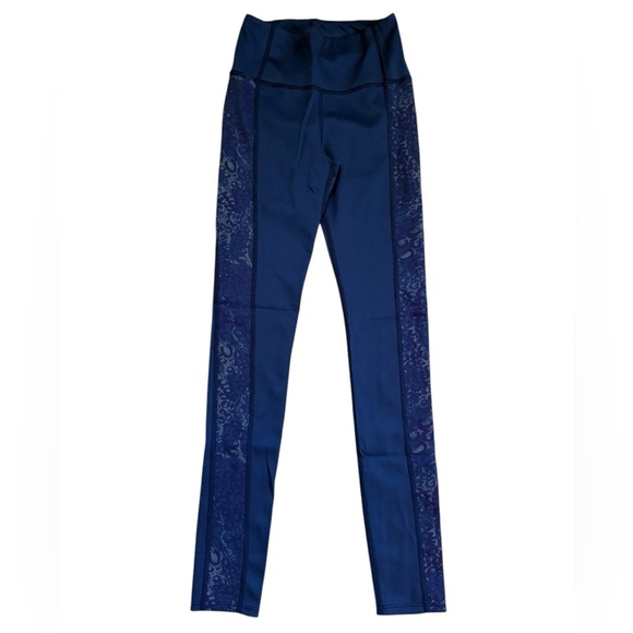 Daily Practice sz XS Sofia leggings navy leopard in excellent like-new condition - Picture 2 of 4